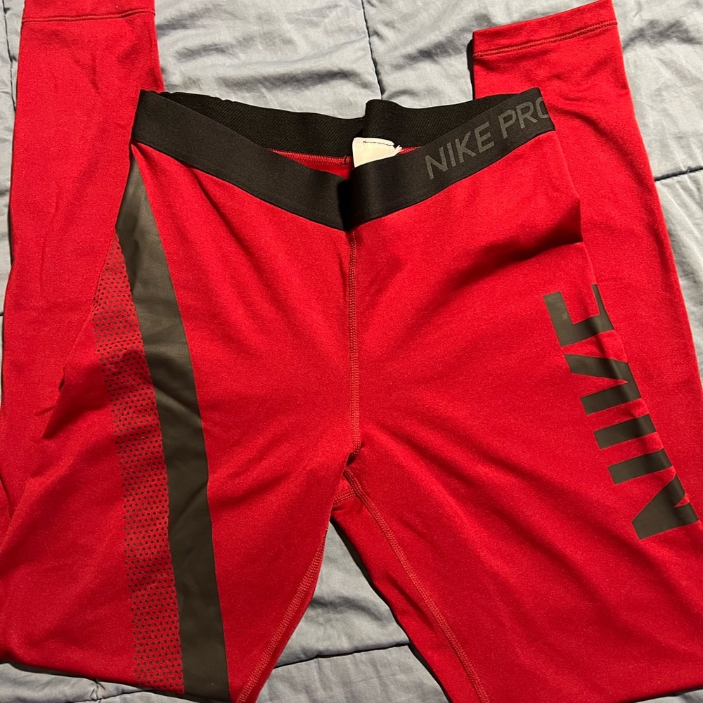 Women’s Nike Pro Capri Fleece lined. Cherry 🍒 Red and black